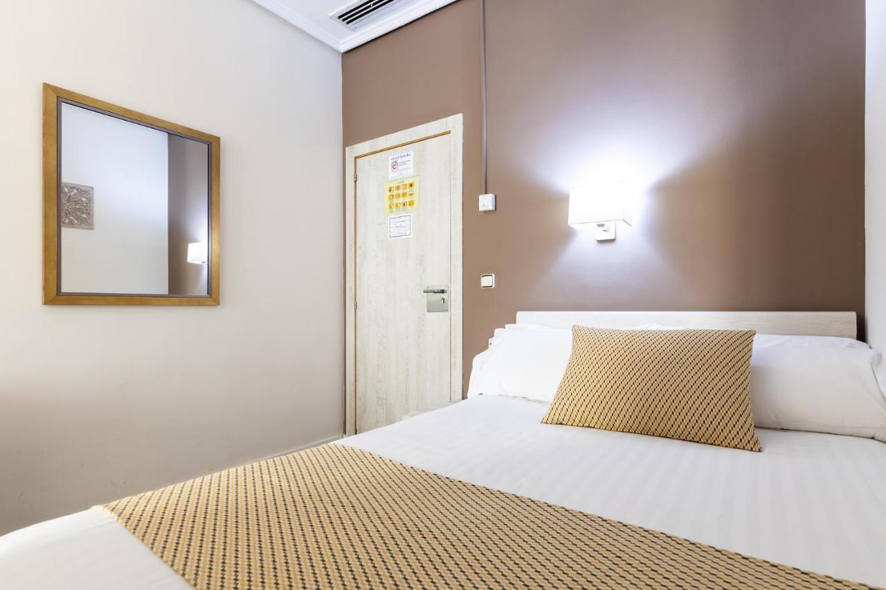 Single Room,1397446415:JPEG